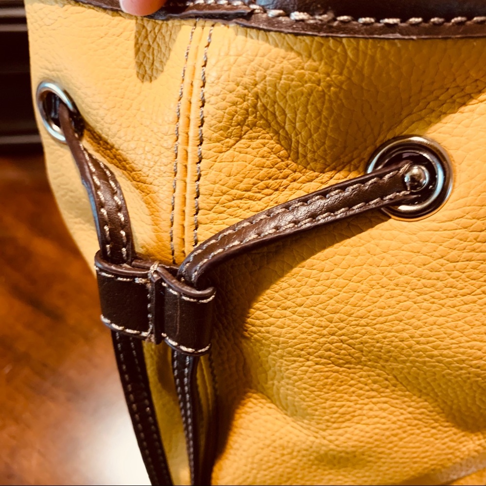 Tignanello Mustard Leather Purse - Picture 6 of 10